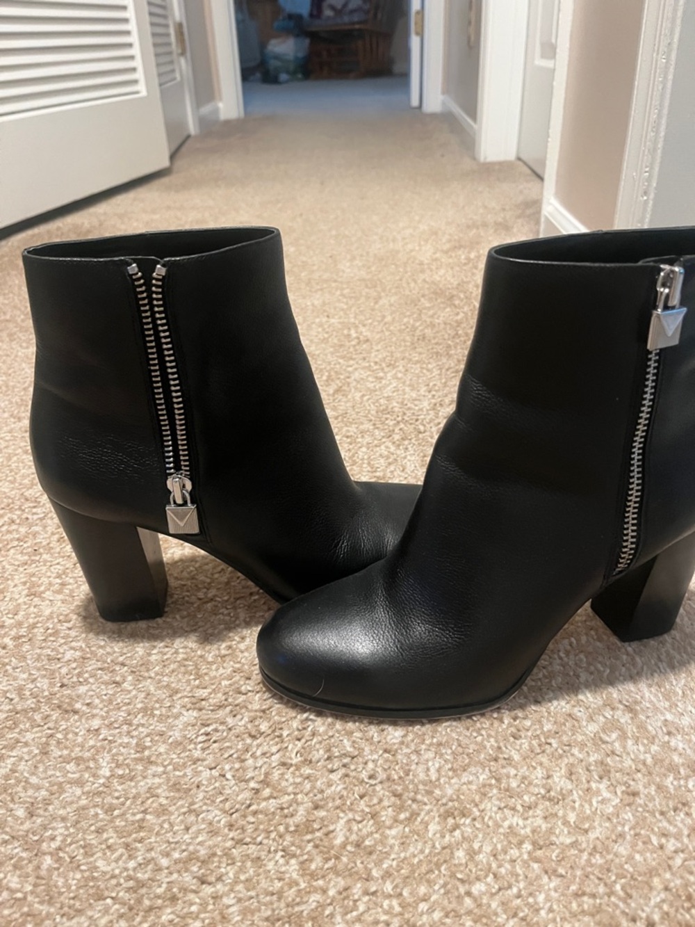 Black Leather Ankle Boots with Side Zipper Michael Kors